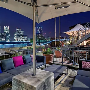 **** Otel Doubletree By Hilton - Docklands Riverside Birleşik Krallık
