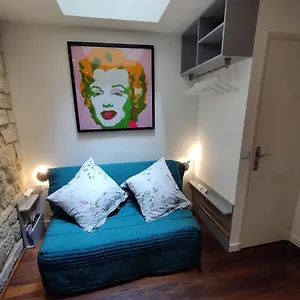 Romantic Tiny House Inside Montmartre Appartamento